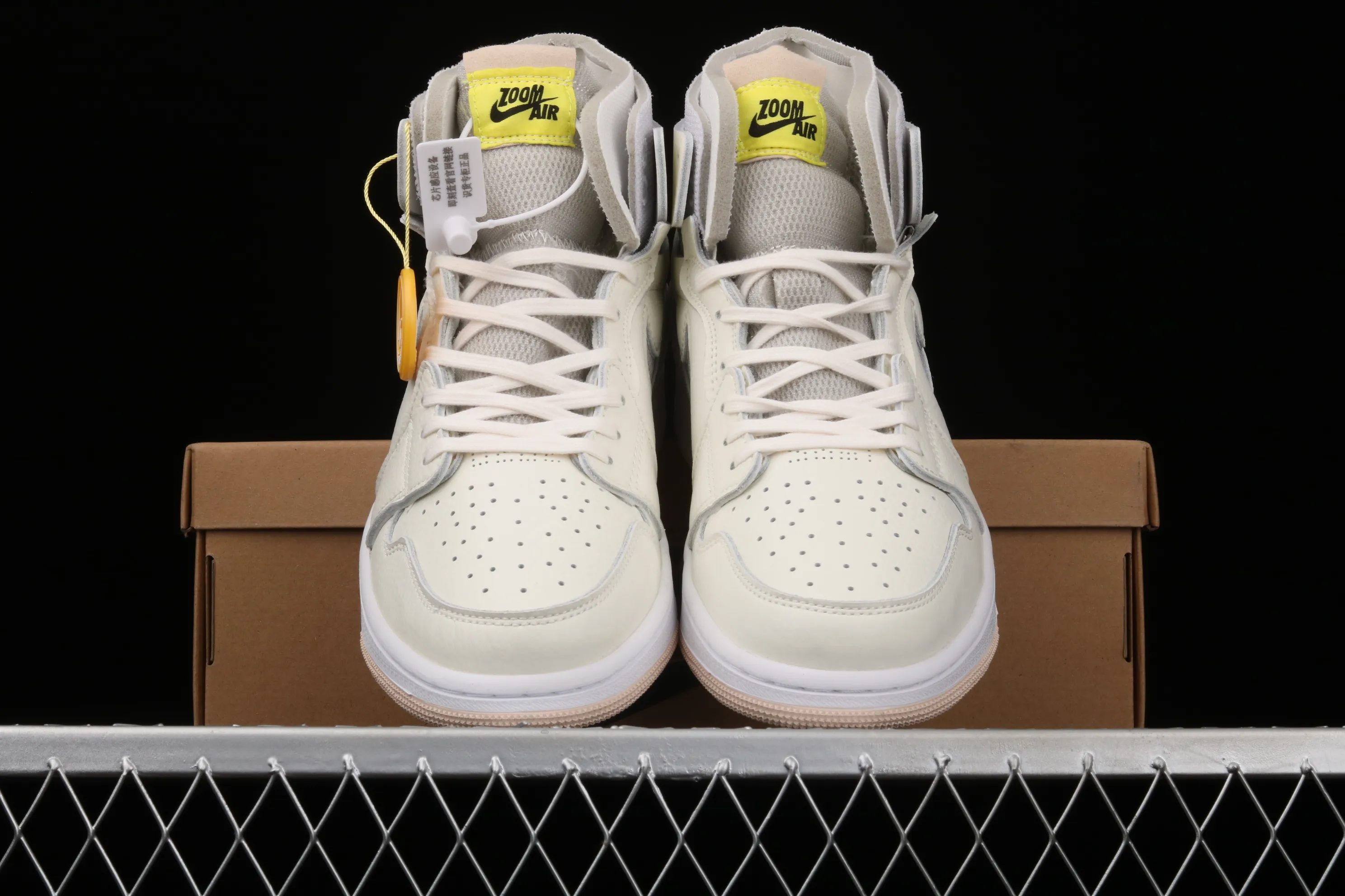 All categories Air Jordan Jordan series basketball shoes Air Jordan 1 High G version Air Jordan 1 Zoom Air CMFT AJ1 Joe 1 Pearl White high-top basketball shoes CT0979-107